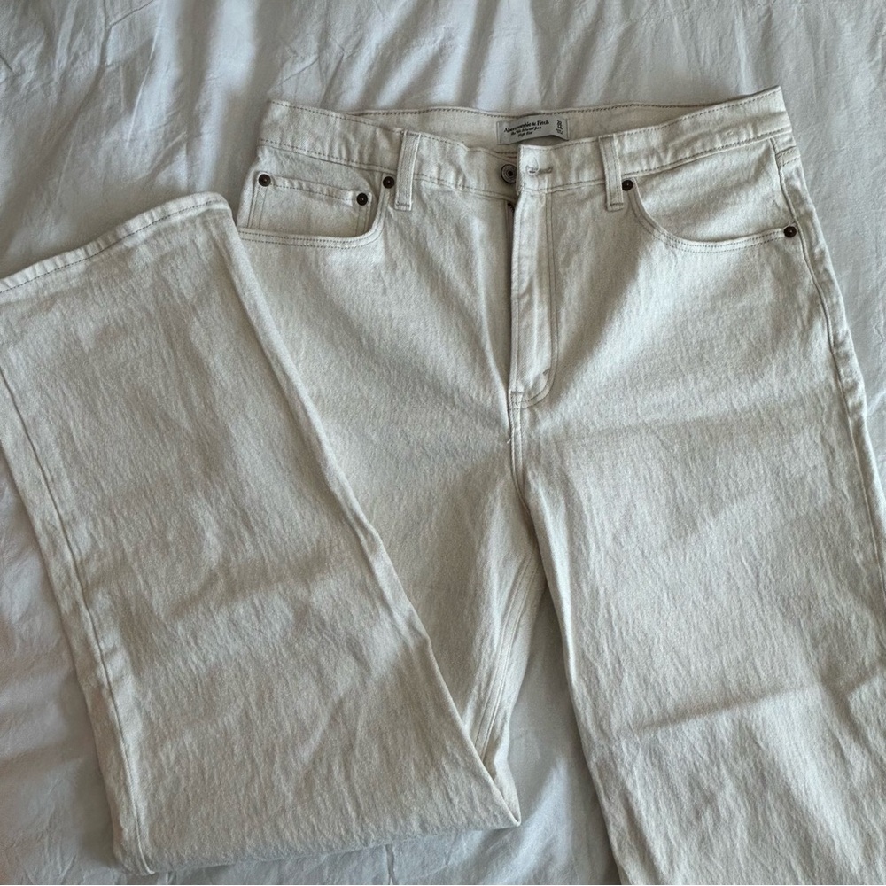 Abercrombie the 90s relaxed high rise jeans